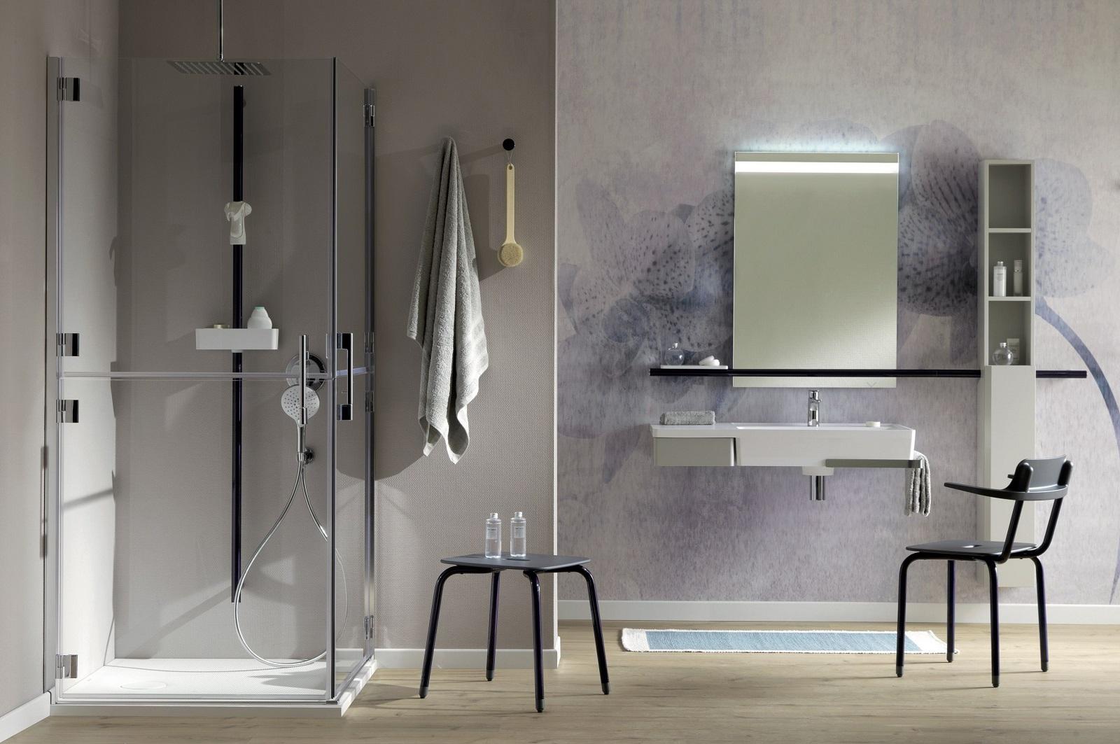 Ponte Giulio presenta il sistema “TOTAL SHOWER” Life Caring Design che comprende le sedute e il box doccia ad ante sdoppiabili della collezione HUG con colonna doccia di sicurezza SOLO. Il sedile doccia in acciaio inox, alluminio e poliuretano è disponibile nei colori standard Bianco segnale, Grigio grafite e Rosso corallo. Nelle stesse tre finiture vi sono anche lo sgabello e la sedia con braccioli. Il corpo della colonna doccia e il miscelatore rimangono freddi, anche in presenza di acqua molto calda, grazie a un innovativo sistema di canalizzazione. Il box doccia ha profili in alluminio, particolari in ABS e lastra di cristallo temperato spesso 6 mm. Misura L 79 x P 79 x H 195 cm. www.pontegiulio.com Ponte Giulio presenta il sistema “TOTAL SHOWER” Life Caring Design che comprende le sedute e il box doccia ad ante sdoppiabili della collezione HUG con colonna doccia di sicurezza SOLO. Il sedile doccia in acciaio inox, alluminio e poliuretano è disponibile nei colori standard Bianco segnale, Grigio grafite e Rosso corallo. Nelle stesse tre finiture vi sono anche lo sgabello e la sedia con braccioli. Il corpo della colonna doccia e il miscelatore rimangono freddi, anche in presenza di acqua molto calda, grazie a un innovativo sistema di canalizzazione. Il box doccia ha profili in alluminio, particolari in ABS e lastra di cristallo temperato spesso 6 mm. Misura L 79 x P 79 x H 195 cm. www.pontegiulio.com
