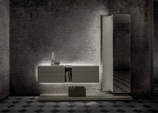 Compatto servomuto con anta a specchio, illuminazione integrata, in grado di vivere da solo o abbinato a Wallover o Filnox. Perfetto come soluzione per l’ingresso o per la zona notte.