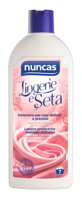 Utilizzabile sia a mano che in lavatrice, il detersivo Lingerie e Seta di Nuncas è specifico per capi di lingerie femminile. Delicato ed efficace, dona ai capi una fragranza di rose. Da 500 ml, prezzo 7,35 euro. www.nuncas.it Utilizzabile sia a mano che in lavatrice, il detersivo Lingerie e Seta di Nuncas è specifico per capi di lingerie femminile. Delicato ed efficace, dona ai capi una fragranza di rose. Da 500 ml, prezzo 7,35 euro. www.nuncas.it