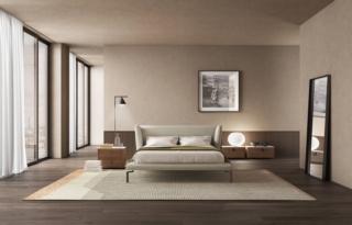 Una testiera, alta e avvolgente, imbottita in poliuretano espanso e memory foam, dotata di alette laterali, per il letto Dominick di Conte Bed. La struttura essenziale è in tubolare di metallo rivestito in legno massello di noce canaletto. Il rivestimento non sfoderabile è realizzato in tessuto bianco. Misura L 197 x P 217 x H 98 cm. Prezzo a partire da 3.424 euro. www.contebed.it Una testiera, alta e avvolgente, imbottita in poliuretano espanso e memory foam, dotata di alette laterali, per il letto Dominick di Conte Bed. La struttura essenziale è in tubolare di metallo rivestito in legno massello di noce canaletto. Il rivestimento non sfoderabile è realizzato in tessuto bianco. Misura L 197 x P 217 x H 98 cm. Prezzo a partire da 3.424 euro. www.contebed.it