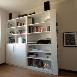 Libreria configurata partendo dai montanti