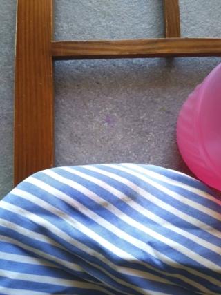 Sgrassate le cornici con uno straccio e dell’alcool denaturato.