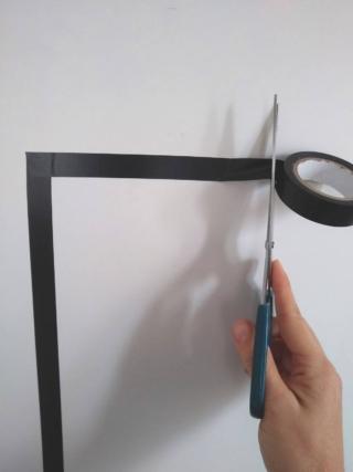 Si possono realizzare scritte, come nel nostro caso, disegni o motivi decorativi di ogni tipo (geometrici, vegetali..) per lasciare libertà di espressione ai ragazzi stessi. Si possono realizzare scritte, come nel nostro caso, disegni o motivi decorativi di ogni tipo (geometrici, vegetali..) per lasciare libertà di espressione ai ragazzi stessi.