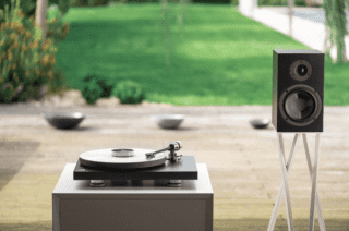 Pro-ject Debut Pro distribuito in Italia da Altagamma Pro-ject Debut Pro distribuito in Italia da Altagamma