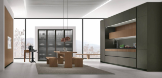 Sfrutta lo spazio in altezza il modello Natural di Stosa Cucine che è caratterizzato dalla presenza di due file di pensili in Noce Elegant cannettato, con volumi diversi, sovrapposti uno sull'altro: i pensili più in alto hanno la stessa profondità delle basi e la stessa finitura in Metal Lux. La composizione è completata dalle colonne a vetrina in vetro cannettato. Un modulo base da 60 cm, prezzo a partire da 396 euro + IVA. www.stosacucine.com Sfrutta lo spazio in altezza il modello Natural di Stosa Cucine che è caratterizzato dalla presenza di due file di pensili in Noce Elegant cannettato, con volumi diversi, sovrapposti uno sull'altro: i pensili più in alto hanno la stessa profondità delle basi e la stessa finitura in Metal Lux. La composizione è completata dalle colonne a vetrina in vetro cannettato. Un modulo base da 60 cm, prezzo a partire da 396 euro + IVA. www.stosacucine.com