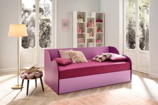 Il divano letto in pannello Air della Linea Sleep Collection di Moretti Compact ha un design allegro e avvolgente, sottolineato dall'accostamento di due colori laccati, lampone e lilla; si trasforma in un letto singolo semplicemente togliendo i cuscini. Internamente è presente un grande box contenitore a cui si accede facilmente sollevando la rete sotto il materasso. Misura L 206,5 x P 98 x H 85 cm. Prezzo 1.080 euro. www.moretticompact.it Il divano letto in pannello Air della Linea Sleep Collection di Moretti Compact ha un design allegro e avvolgente, sottolineato dall'accostamento di due colori laccati, lampone e lilla; si trasforma in un letto singolo semplicemente togliendo i cuscini. Internamente è presente un grande box contenitore a cui si accede facilmente sollevando la rete sotto il materasso. Misura L 206,5 x P 98 x H 85 cm. Prezzo 1.080 euro. www.moretticompact.it
