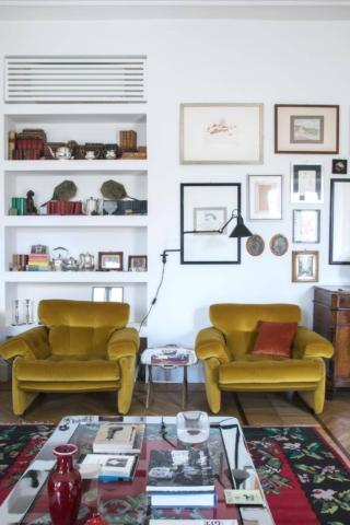 split in nicchia dietro sbarre split in nicchia dietro sbarre