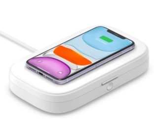 Il dispositivo Belkin permette di sterilizzare, all’interno dell’apposito vano, oggetti con superfici non porose (come chiavi, carte bancarie, contanti, anelli) e allo stesso tempo ricaricare smartphone compatibili con la tecnologia wireless Qi, appoggiandoli semplicemente sopra. Prezzo 69,99 euro. Distribuito in Italia da Attiva. www.belkin.com Il dispositivo Belkin permette di sterilizzare, all’interno dell’apposito vano, oggetti con superfici non porose (come chiavi, carte bancarie, contanti, anelli) e allo stesso tempo ricaricare smartphone compatibili con la tecnologia wireless Qi, appoggiandoli semplicemente sopra. Prezzo 69,99 euro. Distribuito in Italia da Attiva. www.belkin.com