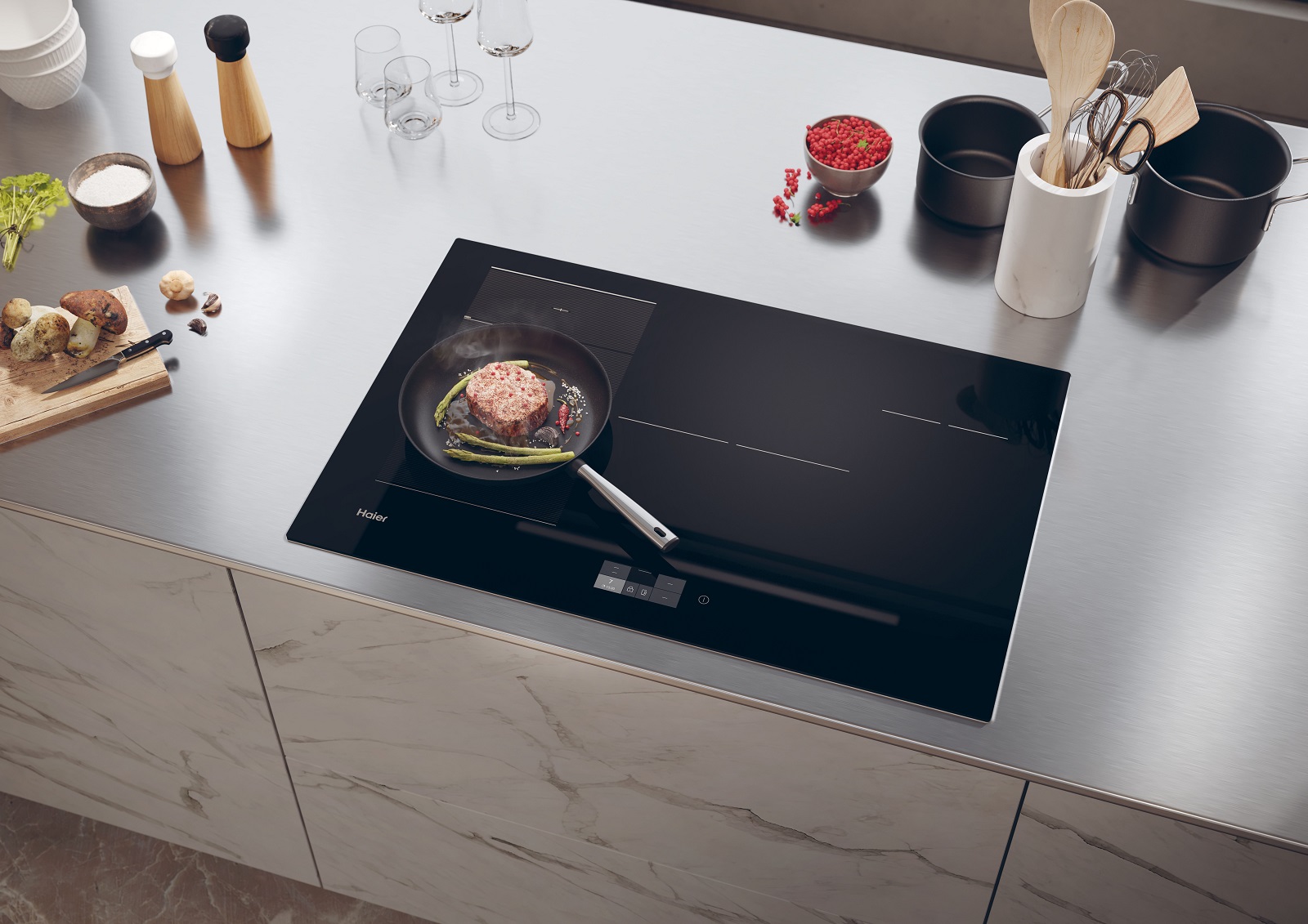 Il piano cottura a induzione con Display I-Touch HAMTSJ86TFTCF/1 di Haier ha 6 zone Flexy. È dotato di Varycook, cioè quando si vuole ottenere una temperatura più alta o più bassa, basta solo spostare la pentola in avanti o verso il basso e il livello di potenza cambia automaticamente. Questa tecnica è ideale per preparare salse o dolci. Grazie alla flessibilità del Multizone si possono anche utilizzare due pentole in contemporanea, indipendentemente dalle loro dimensioni. Misura L 80 x P 52 cm. Prezzo su richiesta. www.haier-europe.com/it_IT/ Il piano cottura a induzione con Display I-Touch HAMTSJ86TFTCF/1 di Haier ha 6 zone Flexy. È dotato di Varycook, cioè quando si vuole ottenere una temperatura più alta o più bassa, basta solo spostare la pentola in avanti o verso il basso e il livello di potenza cambia automaticamente. Questa tecnica è ideale per preparare salse o dolci. Grazie alla flessibilità del Multizone si possono anche utilizzare due pentole in contemporanea, indipendentemente dalle loro dimensioni. Misura L 80 x P 52 cm. Prezzo su richiesta. www.haier-europe.com/it_IT/