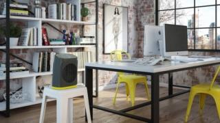 Dotato di base rotante, per una maggiore diffusione del calore, Caldo Rock DT di Olimpia Splendid ha pannello di controllo digitale che consente di selezionare la potenza fino a 2.000 watt e timer. La protezione IP21 garantisce la massima tranquillità anche in presenza di gocce d’acqua in caduta verticale e il dispositivo antiribaltamento lo spegne in automatico in caso di caduta accidentale. Misura L 22 x P 15,5 x H 29 cm. Prezzo 48 euro. www.olimpiasplendid.it