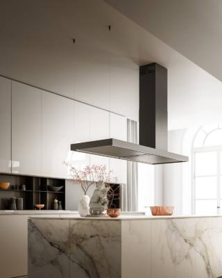 La cappa Elle di Falmec è caratterizzata dalla dimensione di 180 cm. È dotata di illuminazione a strip LED che si estende sui lati lunghi che illumina al meglio il piano di lavoro, fornendo allo stesso tempo un’accogliente atmosfera. Con pulsantiera elettronica che consente di regolare l’aspirazione su 4 velocità e motore da 800 m3/h, è disponibile anche nella versione a ricircolo con filtri anti-odore Carbon.Zeo, che coniugano le proprietà naturali del carbone e della zeolite per ottenere un’efficiente filtrazione e ridurre l’umidità in cottura. Prezzo da 1.857 euro. www.falmec.it La cappa Elle di Falmec è caratterizzata dalla dimensione di 180 cm. È dotata di illuminazione a strip LED che si estende sui lati lunghi che illumina al meglio il piano di lavoro, fornendo allo stesso tempo un’accogliente atmosfera. Con pulsantiera elettronica che consente di regolare l’aspirazione su 4 velocità e motore da 800 m3/h, è disponibile anche nella versione a ricircolo con filtri anti-odore Carbon.Zeo, che coniugano le proprietà naturali del carbone e della zeolite per ottenere un’efficiente filtrazione e ridurre l’umidità in cottura. Prezzo da 1.857 euro. www.falmec.it