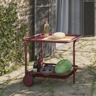 Una raffinata sfumatura bordeaux per il carrello che fa parte della Collezione Week-end di Petite Friture: ha due ampi ripiani. La struttura in alluminio è rifinita con vernice epossidica granulosa che lo rende resistente all'umidità del mare, dell'acqua e dei raggi UV. Misura L 48 x P 82 x H 73 cm. Prezzo 849 euro. www.petitefriture.com Una raffinata sfumatura bordeaux per il carrello che fa parte della Collezione Week-end di Petite Friture: ha due ampi ripiani. La struttura in alluminio è rifinita con vernice epossidica granulosa che lo rende resistente all'umidità del mare, dell'acqua e dei raggi UV. Misura L 48 x P 82 x H 73 cm. Prezzo 849 euro. www.petitefriture.com