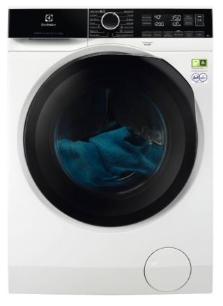 NUOVA DIDA In classe di efficienza energetica A e con una capacità di 10 kg, la lavatrice serie 900 EW9F161BF di Electrolux preserva i colori e i tessuti degli abiti ad ogni lavaggio. Il programma UltraWash, di cui è dotata, lava i capi a 30° e permette di risparmiare oltre il 30% di energia. La Tecnologia SensiCare System, inoltre, regola in automatico grazie ad appositi sensori il ciclo in base al carico, garantendo un risparmio di tempo, acqua ed energia per un lavaggio delicato e sostenibile. Misura L 60 x P 64 x H 85 cm. Prezzo 1.299,99 euro. www.electrolux.it NUOVA DIDA In classe di efficienza energetica A e con una capacità di 10 kg, la lavatrice serie 900 EW9F161BF di Electrolux preserva i colori e i tessuti degli abiti ad ogni lavaggio. Il programma UltraWash, di cui è dotata, lava i capi a 30° e permette di risparmiare oltre il 30% di energia. La Tecnologia SensiCare System, inoltre, regola in automatico grazie ad appositi sensori il ciclo in base al carico, garantendo un risparmio di tempo, acqua ed energia per un lavaggio delicato e sostenibile. Misura L 60 x P 64 x H 85 cm. Prezzo 1.299,99 euro. www.electrolux.it