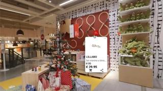 Il negozio digitale
Ai suoi 21 store fisici, Ikea affianca un negozio completamente digitale accessibile dal proprio sito (www.ikea.com/it/it/stores/negozio-digitale-pub8a172be0): il visitatore, accedendo dalla vetrina virtuale, è libero di muoversi lungo il percorso di visita come se fosse davvero nello shop, potendosi fermare sui singoli ambienti in cui trovare ispirazione e fare successivamente acquisti semplicemente con un click. Si può “entrare” nel negozio digitale anche utilizzando il visore per realtà virtuale, un’evoluzione verso una “customer experience phygital”, cioè ibrida, fra retail fisico ed e-commerce, per un’integrazione di sistemi.