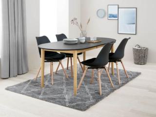 Una forma ovale per il piano del tavolo allungabile Egens di Jysk Italia: le due prolunghe possono essere riposte sotto il top in MDF in una tonalità scura. Le gambe sono in legno massello chiaro con una forma affusolata che slancia la struttura. Misura L190/270 x P 90 x H 75 cm. Prezzo 599 euro. www.jysk.it