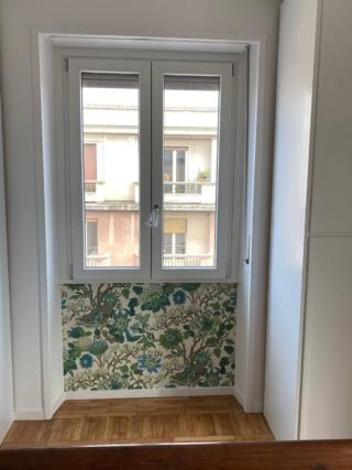 carta in nicchia sotto finestra carta in nicchia sotto finestra