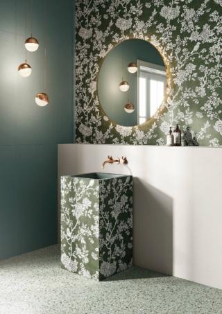 In gres porcellanato con decoro a terzo fuoco,  i rivestimenti dai delicati decori floreali  Chromagic di Cir Manifatture Ceramiche (www.cir.it) sono nel formato 60 x 120 cm. In gres porcellanato con decoro a terzo fuoco,  i rivestimenti dai delicati decori floreali  Chromagic di Cir Manifatture Ceramiche (www.cir.it) sono nel formato 60 x 120 cm.