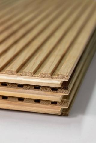 La collezione di boiserie iCanneti di CP Parquet (www.cpparquet.it) è composta da tavole Antico Asolo 3 strati, con lunghezze a correre. Nella foto,  la superficie decorativa  è in Rovere, con fondo  di colore verde acqua marina. La collezione di boiserie iCanneti di CP Parquet (www.cpparquet.it) è composta da tavole Antico Asolo 3 strati, con lunghezze a correre. Nella foto,  la superficie decorativa  è in Rovere, con fondo  di colore verde acqua marina.