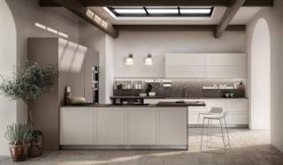 Una penisola che termina con un pratico piano snack per la cucina Carattere Restyling di Scavolini che ha le ante a telaio delle basi e dei pensili impiallacciate Frassino Cotone e quelle delle colonne in decorativo Grigio Selce. Lo schienale magnetico Orizzonte Up in laminato stratificato Dark Pulpis effetto marmo permette di usare i pratici accessori della collezione Magneto. Prezzo su richiesta. www.scavolini.com Una penisola che termina con un pratico piano snack per la cucina Carattere Restyling di Scavolini che ha le ante a telaio delle basi e dei pensili impiallacciate Frassino Cotone e quelle delle colonne in decorativo Grigio Selce. Lo schienale magnetico Orizzonte Up in laminato stratificato Dark Pulpis effetto marmo permette di usare i pratici accessori della collezione Magneto. Prezzo su richiesta. www.scavolini.com