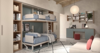 Scompare quando non serve il modello Gemini castello Desk di Essedue che è caratterizzato da uno scrittoio integrato con una nuova profondità che permette di attrezzarlo internamente con mensole e archetti porta guanciali. La finitura in nobilitato noce miele, anice e crema ne sottolinea lo stile contemporaneo e ricercato. Misura L 215 x P 47,4 x H 210,2 cm. Prezzo a partire da 3.611 euro + IVA (comprese due protezioni reclinabili). www.essedue.it