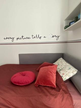 scritta a parete camera adolescente scritta a parete camera adolescente