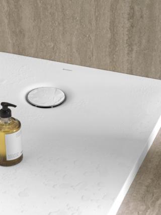 Un dettaglio non da poco. Anziché bianca opaca, su richiesta si può avere la piletta bianca lucida o cromata lucida con anello cromosatinato, nera satinata con anello nero lucido. Un dettaglio non da poco. Anziché bianca opaca, su richiesta si può avere la piletta bianca lucida o cromata lucida con anello cromosatinato, nera satinata con anello nero lucido.