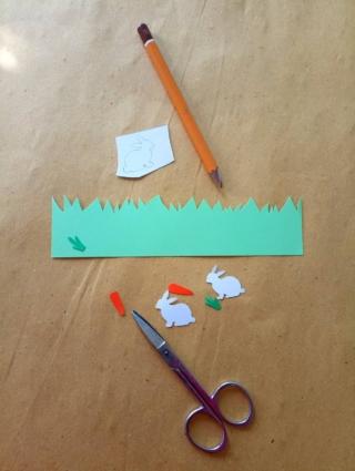 Ritagliate anche le figure colorate.