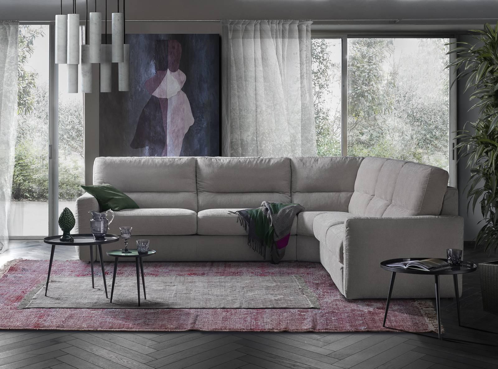 È completamente sfoderabile il grande divano angolare Relaxo di Vitarelax provvisto di schienali in misto piuma che lo rendono estremamente confortevole e gli danno un aspetto morbido. É componibile, scegliendo fra tanti elementi, per creare un divano davvero “su misura”, in grado di accogliere anche una famiglia molto numerosa. Misura L 186/106/83 x P 90 x H 102 cm. Prezzo 3.849 euro. www.vitarelax.it È completamente sfoderabile il grande divano angolare Relaxo di Vitarelax provvisto di schienali in misto piuma che lo rendono estremamente confortevole e gli danno un aspetto morbido. É componibile, scegliendo fra tanti elementi, per creare un divano davvero “su misura”, in grado di accogliere anche una famiglia molto numerosa. Misura L 186/106/83 x P 90 x H 102 cm. Prezzo 3.849 euro. www.vitarelax.it