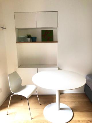 zona pranzo monolocale con nicchia che sfrutta spazio zona pranzo monolocale con nicchia che sfrutta spazio