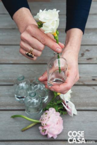 inserire i fiori in ciascuna inserire i fiori in ciascuna