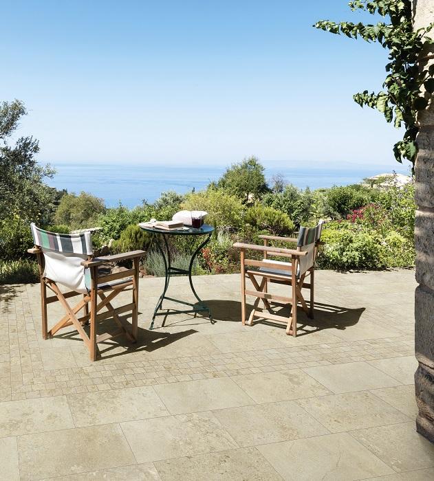 Uniche20 di Marazzi è una collezione in gres porcellanato molto resistente per l'outdoor, sia all'abrasione che al gelo e a sbalzi di temperatura. Nell'estetica richiama quattro pietre calcaree mediterranee: Arles, Avignone, Cadiz e Ostuni, dai toni del grigio al crema. La tecnologia Premium 3D Ink, applicata sulla struttura e sulla superficie, dona un forte caratterizzazione visiva e tattile e un effetto pietra molto realistico. Inoltre la tecnologia StepWise rende antiscivolo la superficie. Formati: 60x60 e 60x120 cm. www.marazzi.it Uniche20 di Marazzi è una collezione in gres porcellanato molto resistente per l'outdoor, sia all'abrasione che al gelo e a sbalzi di temperatura. Nell'estetica richiama quattro pietre calcaree mediterranee: Arles, Avignone, Cadiz e Ostuni, dai toni del grigio al crema. La tecnologia Premium 3D Ink, applicata sulla struttura e sulla superficie, dona un forte caratterizzazione visiva e tattile e un effetto pietra molto realistico. Inoltre la tecnologia StepWise rende antiscivolo la superficie. Formati: 60x60 e 60x120 cm. www.marazzi.it