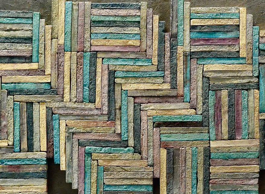 Questo prodotto è il risultato di un concept totalmente innovativo nell'applicazione del colore alla terracotta. Si ottiene dall'unione di argille di altissima qualità e ossidi naturali attraverso un particolare ciclo produttivo. L’uso di una gamma di tinte attuali e la cottura a basse temperature restituiscono un prodotto totalmente ecologico dal design contemporaneo. In tonalità tenui che lasciano intravedere la particolare struttura dell’argilla usata per il supporto.
La Linea Terre Ossidate di Cotto Etrusco (www.cotto estrusco.it) si compone di manufatti in diversi formati, come tozzetti quadrati, esagoni, rombi, losanghe, rettangoli, anche da comporre fra loro e disponibili in un vasta gamma di combinazioni cromatiche. Prezzo su preventivo. Questo prodotto è il risultato di un concept totalmente innovativo nell'applicazione del colore alla terracotta. Si ottiene dall'unione di argille di altissima qualità e ossidi naturali attraverso un particolare ciclo produttivo. L’uso di una gamma di tinte attuali e la cottura a basse temperature restituiscono un prodotto totalmente ecologico dal design contemporaneo. In tonalità tenui che lasciano intravedere la particolare struttura dell’argilla usata per il supporto.
La Linea Terre Ossidate di Cotto Etrusco (www.cotto estrusco.it) si compone di manufatti in diversi formati, come tozzetti quadrati, esagoni, rombi, losanghe, rettangoli, anche da comporre fra loro e disponibili in un vasta gamma di combinazioni cromatiche. Prezzo su preventivo.