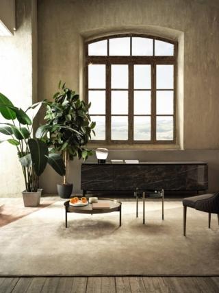 È caratterizzata da una base in acciaio laccato nero lucido, che crea un contrasto netto con il diffusore in vetro soffiato bianco, la lampada da tavolo Stone di Bontempi.  La forma elegante e le dimensioni contenute consentono di sistemarla, come punto luce aggiuntivo, sulla madia del soggiorno o su un tavolino. Misura Ø 26 x H 28 cm. Prezzo 455 euro. www.bontempi.it È caratterizzata da una base in acciaio laccato nero lucido, che crea un contrasto netto con il diffusore in vetro soffiato bianco, la lampada da tavolo Stone di Bontempi.  La forma elegante e le dimensioni contenute consentono di sistemarla, come punto luce aggiuntivo, sulla madia del soggiorno o su un tavolino. Misura Ø 26 x H 28 cm. Prezzo 455 euro. www.bontempi.it