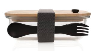 In vetro borosilicato e con coperchio ermetico in bamboo, Lunch Box di Maiuguali è in grado di resistere a differenze termiche elevate. È completo di pratico spork (cucchiaio/forchetta). Misura L 20 x P 16 x H 7 cm. Prezzo 24 euro. www.maiuguali.it