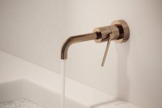 Rubinetteria Nobili VELIS miscelatore monocomando a parete per lavabo finitura Red canyon PVD Rubinetteria Nobili VELIS miscelatore monocomando a parete per lavabo finitura Red canyon PVD