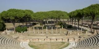 Chi è di scena! Cento anni di spettacoli a Ostia antica (1922 – 2022) Chi è di scena! Cento anni di spettacoli a Ostia antica (1922 – 2022)