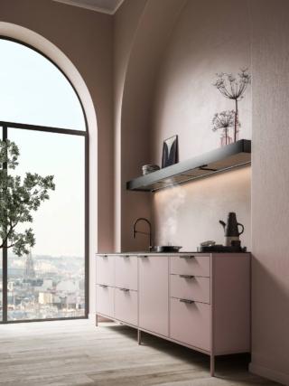 L'innovativa cappa Shelf di Falmec ha l'aspetto di una mensola e, grazie alla tecnologia esclusiva Multi-Air, ha il corpo aspirante molto sottile incorporato in un piano di soli 10 cm di spessore, dotata di veletta estraibile, per aumentare la capacità di aspirazione. L'elemento cappa può arricchirsi di moduli aggiuntivi da 60 e 90 cm, da posizionare a destra o a sinistra per dare vita ad un sistema pensile. La struttura, realizzata in acciaio verniciato nero con un profilo di alluminio satinato nero che la avvolge sia frontalmente sia lateralmente, integra una strip led con luce dinamica che illumina il piano di lavoro. www.falmec.it