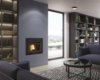 Inserto a pellet Pellek110+ della linea Smart Fire di EK63 Inserto a pellet Pellek110+ della linea Smart Fire di EK63