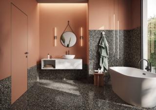 Si ispira alle pavimentazioni della tradizione la collezione Spot di Iperceramica in gres porcellanato, qui a effetto graniglia nera. La piastrella Spot Black in finitura lappata, rettificata, misura 60 x 60 cm. Prezzo disponibile nei negozi Iperceramica e sul sito www.iperceramica.it