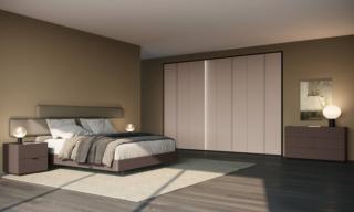 Il nuovo letto Desire della collezione Notte di Febal Casa unisce una struttura in laccato opaco Caffé con una linea decisa e una testata asimmetrica morbidamente rivestita in tessuto Burana 0019 Sac. Intorno trova posto il gruppo notte Dido composto da cassettiera e comodino in laccato opaco Caffé con top in nobilitato Eucalipto e maniglia in metallo Carbon Grey. La camera è completata dal grande armadio con ante a battente Lewitt e Lumia in laccato opaco Visone. www.febalcasa.com Il nuovo letto Desire della collezione Notte di Febal Casa unisce una struttura in laccato opaco Caffé con una linea decisa e una testata asimmetrica morbidamente rivestita in tessuto Burana 0019 Sac. Intorno trova posto il gruppo notte Dido composto da cassettiera e comodino in laccato opaco Caffé con top in nobilitato Eucalipto e maniglia in metallo Carbon Grey. La camera è completata dal grande armadio con ante a battente Lewitt e Lumia in laccato opaco Visone. www.febalcasa.com