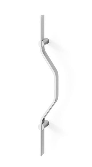 Il nuovo maniglione Chicane di mandelli 1953 è ecologico e funzionale perché realizzato in ottone senza stampo con un notevole risparmio energetico. La forma sinuosa e le dimensioni importanti lo rendono il protagonista indiscusso del portoncino di ingresso; inoltre garantisce un'ottima presa e un agevole accesso alla serratura. È disponibile in tre versioni standard e può essere personalizzato nella misura  e nella finitura. www.mandelli.it Il nuovo maniglione Chicane di mandelli 1953 è ecologico e funzionale perché realizzato in ottone senza stampo con un notevole risparmio energetico. La forma sinuosa e le dimensioni importanti lo rendono il protagonista indiscusso del portoncino di ingresso; inoltre garantisce un'ottima presa e un agevole accesso alla serratura. È disponibile in tre versioni standard e può essere personalizzato nella misura  e nella finitura. www.mandelli.it