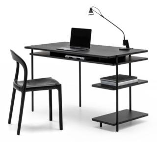 Lo scrittoio Aero D di Living Divani, ideato per l'home-office, ha una linea minimale e discreta, messa in evidenza dalla sottile struttura in metallo nero che sorregge i quattro piani rettangolari paralleli scuri che permettono di riporre carte e accessori. È personalizzabile in base alle diverse esigenze. www.livingdivani.it Lo scrittoio Aero D di Living Divani, ideato per l'home-office, ha una linea minimale e discreta, messa in evidenza dalla sottile struttura in metallo nero che sorregge i quattro piani rettangolari paralleli scuri che permettono di riporre carte e accessori. È personalizzabile in base alle diverse esigenze. www.livingdivani.it