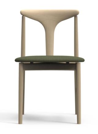 Si ispira al Giappone la sedia Tonbo di Kristalia che è caratterizzata dallo schienale, con una linea piacevolmente morbida e organica, che si appoggia delicatamente sulla struttura completamente realizzata in legno massello di frassino in una colorazione chiara. Il sedile imbottito e rivestito in tessuto o in pelle la rende accogliente e comoda. www.kristalia.it Si ispira al Giappone la sedia Tonbo di Kristalia che è caratterizzata dallo schienale, con una linea piacevolmente morbida e organica, che si appoggia delicatamente sulla struttura completamente realizzata in legno massello di frassino in una colorazione chiara. Il sedile imbottito e rivestito in tessuto o in pelle la rende accogliente e comoda. www.kristalia.it