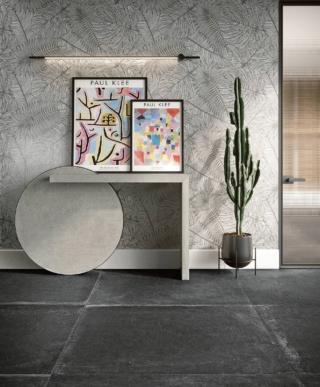 In gres porcellanato smaltato, il decoro Showall My Fair Grey di Serenissima (www.serenissima.re.it), per rivestimenti, può essere posato sia in verticale sia in orizzontale. Nel formato rettificato 60 x 120 cm, costa 185 euro al pezzo + Iva. In gres porcellanato smaltato, il decoro Showall My Fair Grey di Serenissima (www.serenissima.re.it), per rivestimenti, può essere posato sia in verticale sia in orizzontale. Nel formato rettificato 60 x 120 cm, costa 185 euro al pezzo + Iva.