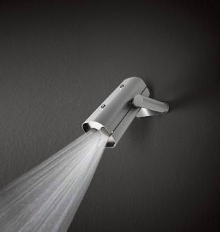 Sipario di Treemme (www.rubinetterie3m.it) è orientabile e dispone al suo interno di un innovativo deviatore clik-clak che permette di comandare due getti con doccia vigorosa e due getti con doccia rilassante. In acciaio e ottone. Costa a partire da 680 euro + Iva. Sipario di Treemme (www.rubinetterie3m.it) è orientabile e dispone al suo interno di un innovativo deviatore clik-clak che permette di comandare due getti con doccia vigorosa e due getti con doccia rilassante. In acciaio e ottone. Costa a partire da 680 euro + Iva.