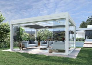 Anche una pergola di design è un elemento d'arredo: la novità di KE al Salone de Mobile 2022 è la gamma di pergole Sunlight con tetto in vetro. In dialogo continuo tra interno ed esterno, KE Sunlight è una vera e propria stanza che ha il cielo come soffitto e la natura come contorno. L’innovativo giardino d’inverno KE Sunlight con Qubic design porta all’estremo il concetto di osmosi con il paesaggio, e il tetto in vetro permette una visione ampliata a 360 gradi sull’esterno, per un perfetto connubio tra costruzione e natura.
www.keoutdoordesign.com Anche una pergola di design è un elemento d'arredo: la novità di KE al Salone de Mobile 2022 è la gamma di pergole Sunlight con tetto in vetro. In dialogo continuo tra interno ed esterno, KE Sunlight è una vera e propria stanza che ha il cielo come soffitto e la natura come contorno. L’innovativo giardino d’inverno KE Sunlight con Qubic design porta all’estremo il concetto di osmosi con il paesaggio, e il tetto in vetro permette una visione ampliata a 360 gradi sull’esterno, per un perfetto connubio tra costruzione e natura.
www.keoutdoordesign.com