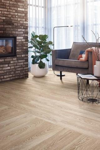 Allura Click Pro di Forbo è un pavimento LVT autoposante con sistema di posa a click, senza colla. È disponibile in 51 colori, a effetto legno o pietra, in classe 23/33 di resistenza all'usura. Nel formato doga è in tre dimensioni: 31,7 x 60 cm, 18,7 x 121,2 cm e 23,7 x 150,5 cm. Lo spessore è 5 mm. www.forbo.com Allura Click Pro di Forbo è un pavimento LVT autoposante con sistema di posa a click, senza colla. È disponibile in 51 colori, a effetto legno o pietra, in classe 23/33 di resistenza all'usura. Nel formato doga è in tre dimensioni: 31,7 x 60 cm, 18,7 x 121,2 cm e 23,7 x 150,5 cm. Lo spessore è 5 mm. www.forbo.com