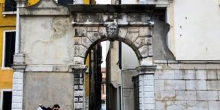 Nello Petrucci. Profili Nello Petrucci. Profili