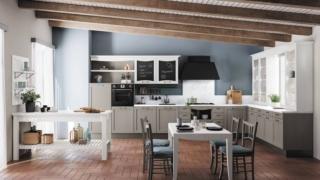 La cucina ad angolo Aurea di CREO Kitchens  ha le ante delle basi realizzate in massello di frassino laccato grigio reale a poro aperto. I pensili hanno invece le ante in frassino laccate bianco artico a poro aperto con un inserto nella finitura Lavagna magnetica che permette di scrivere appunti e messaggi per la famiglia. Il top e gli schienali sono in okite calafata oro. Un modulo base da 60 cm con due cestoni, escluso top, prezzo 386 euro + Iva. www.creokitchens.it La cucina ad angolo Aurea di CREO Kitchens  ha le ante delle basi realizzate in massello di frassino laccato grigio reale a poro aperto. I pensili hanno invece le ante in frassino laccate bianco artico a poro aperto con un inserto nella finitura Lavagna magnetica che permette di scrivere appunti e messaggi per la famiglia. Il top e gli schienali sono in okite calafata oro. Un modulo base da 60 cm con due cestoni, escluso top, prezzo 386 euro + Iva. www.creokitchens.it
