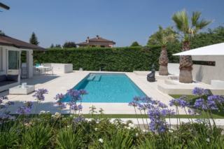 Official Partner AeG Piscine